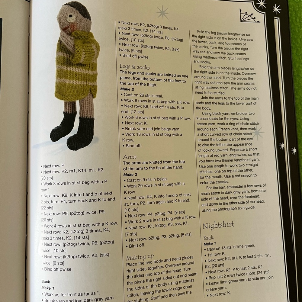 Twas The Knits Before Christmas HC book by Fiona Goble - Picture 10 of 14
